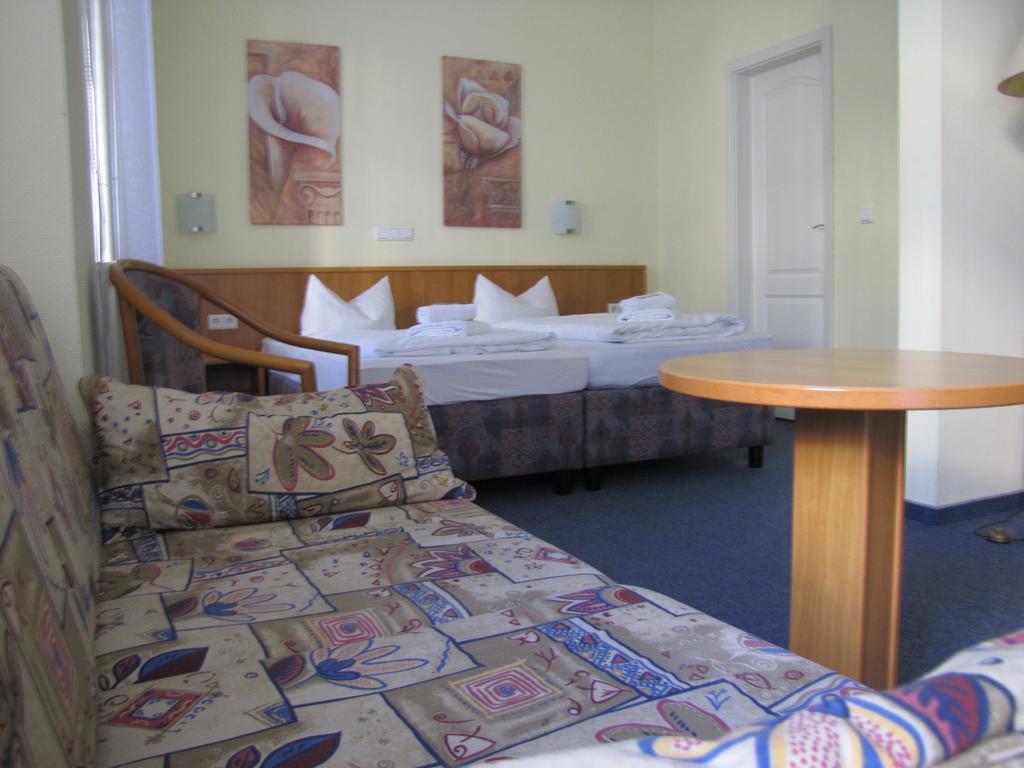 Central Hotel Gera Extérieur photo