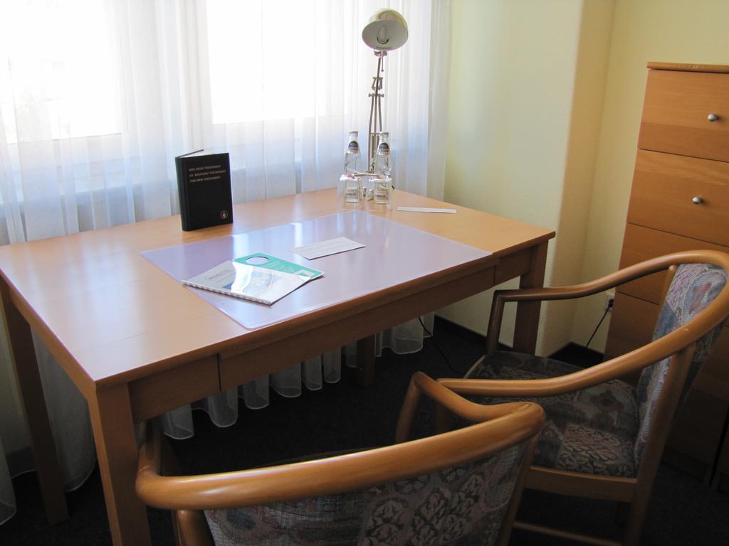 Central Hotel Gera Extérieur photo