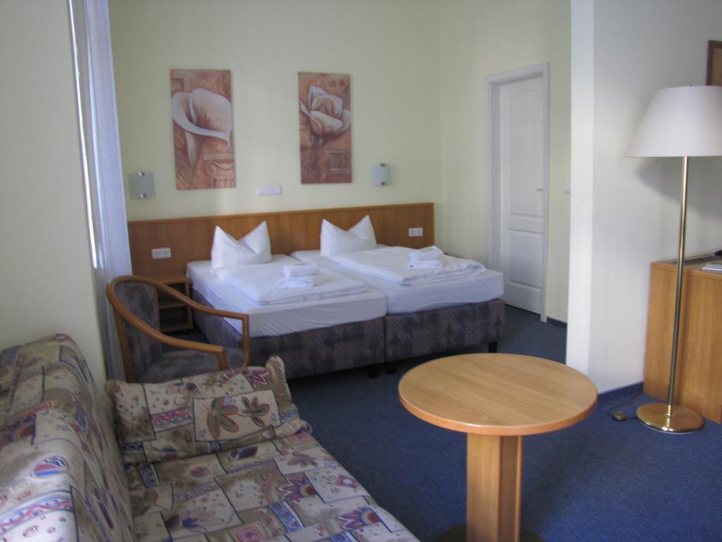 Central Hotel Gera Extérieur photo